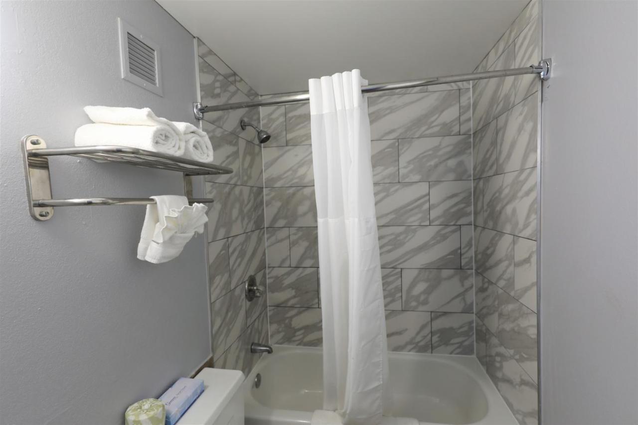Hotel Super 8 By Wyndham Manassas Extérieur photo